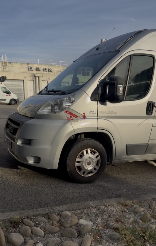 Transformer et protéger un Fiat Ducato aménagé avec un covering en film PPF texturé à Aix-en-Provence près de Marseille