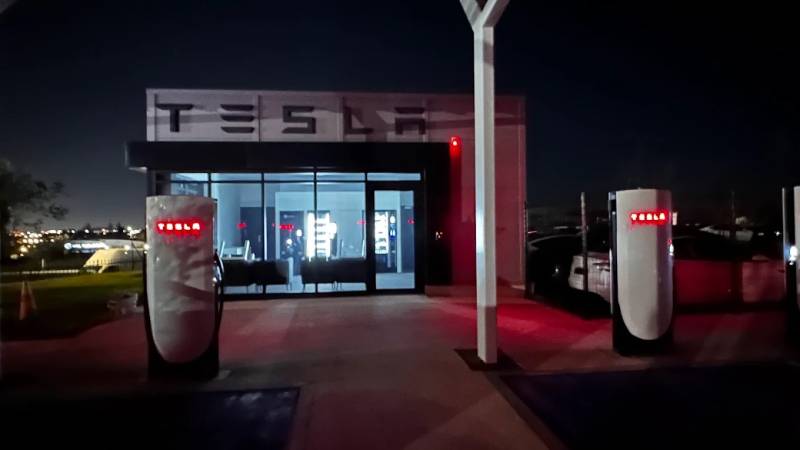 Vente et réparation de Véhicule électrique aix - marseille Centre de service TESLA